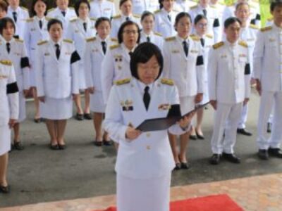 ลงนามถวายความอาลัยหน้าพระฉายาลักษณ์สมเด็จพระนางเจ้าสิริกิติ์ พระบรมราชินีนาถ พระบรมราชชนนีพันปีหลวง ในวันศุกร์ ที่ ๓๑ ตุลาคม ๒๕๖๘